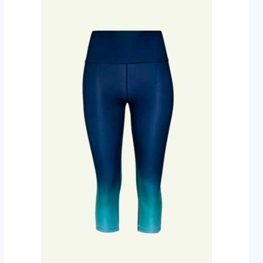 Peloton reversible capris